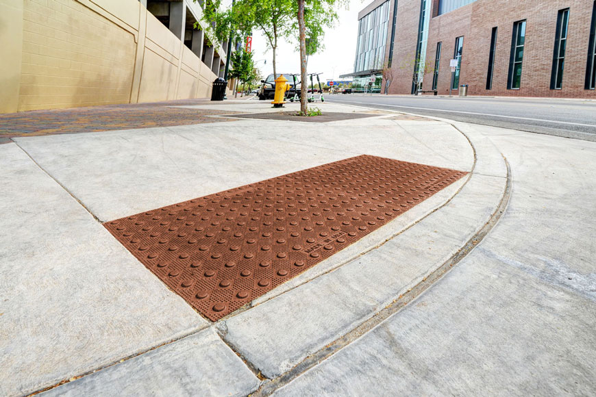 可检测出带有铜绿的警示牌